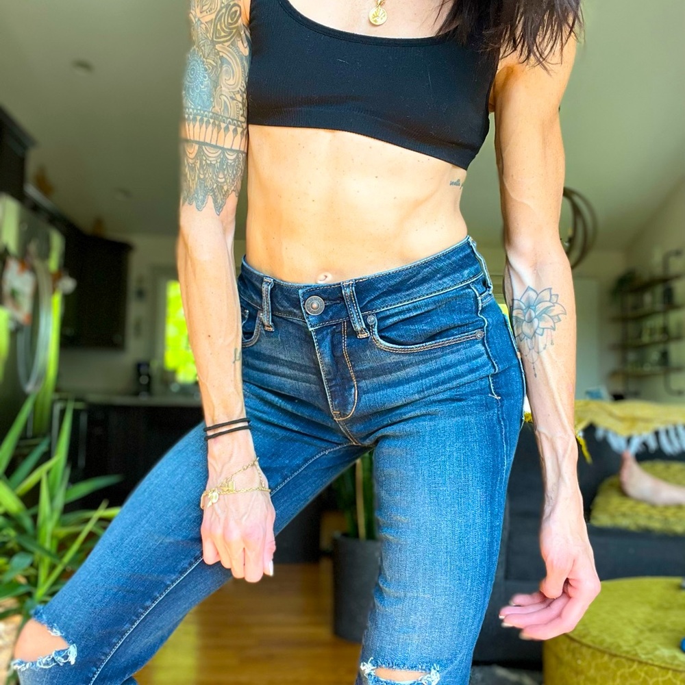 Final price drop: American Eagle Next Level Stretch Jeans size 2